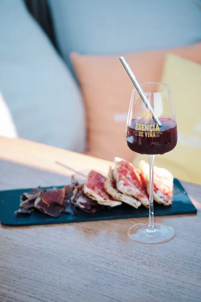 Negre amb pernil